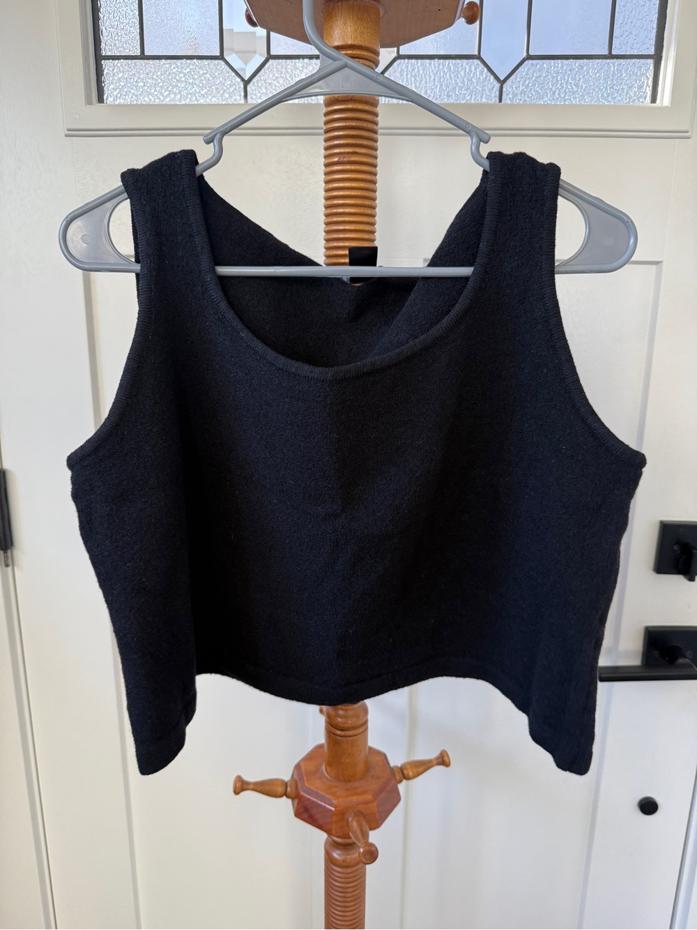 Size L/XL-St. John Caviar- Black Women’s Cropped Tank Top